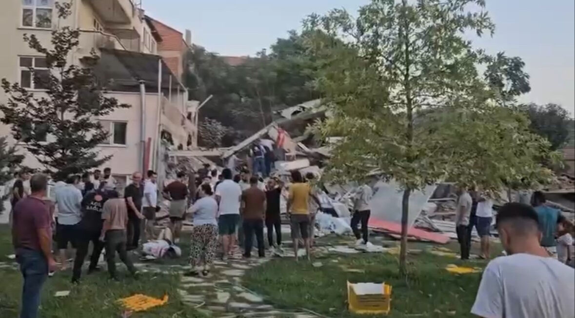 Balıkesir'in Sındırgı ilçesi 6.1 ile sallandı! İstanbul ve çevre illerden hissedildi - 2. Resim