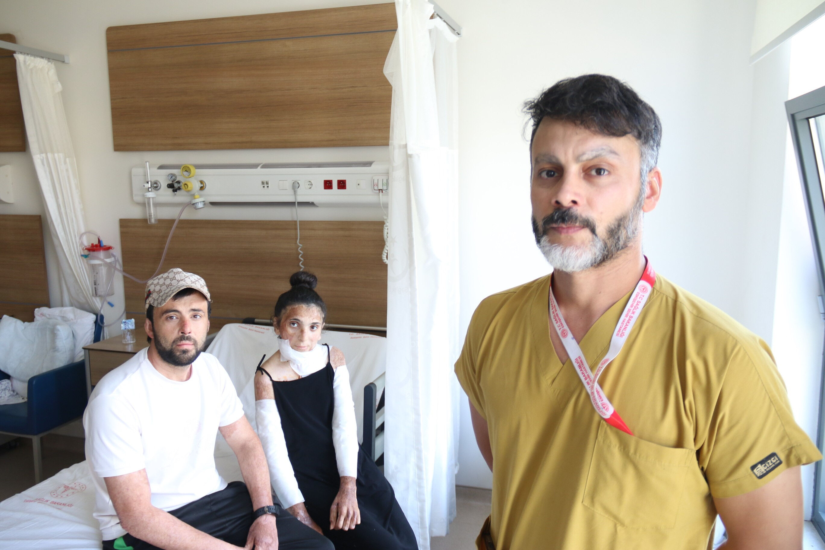 Düğüne 3 gün kala dehşeti yaşadılar! Patlamada kapanan elleri 3 yıl sonra yeniden kavuştu! - 2. Resim