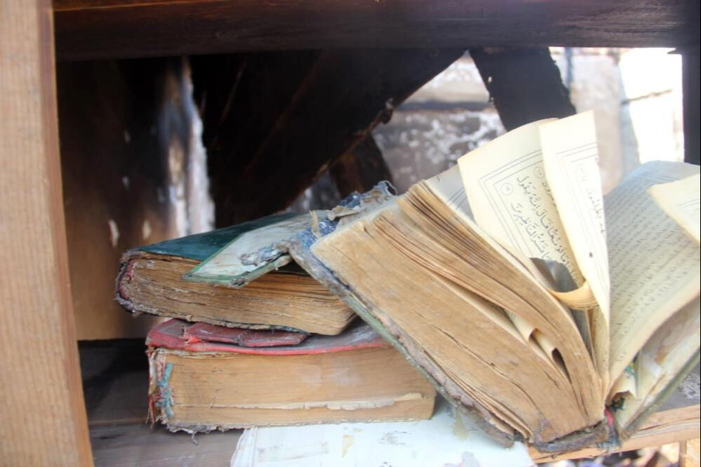 Evi yandı, çatısı çöktü! Bir tek onlara bir şey olmadı - 2. Resim