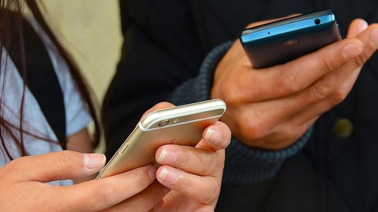 GSM operatörlerinden deprem bölgesine ücretsiz iletişim GSM operatörlerinden deprem bölgesine ücretsiz iletişim