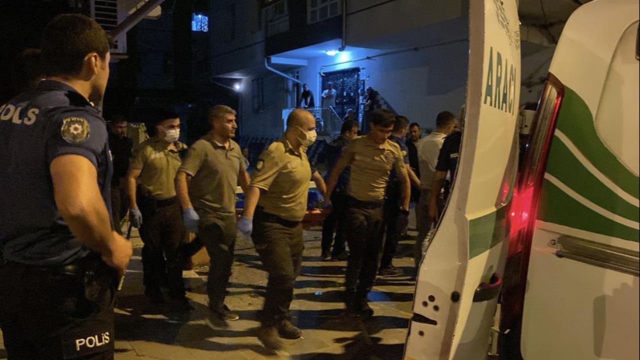 Kayseri'de dehşet evi! Önce karısına sonra kendine yaptı... Kayseri'de dehşet evi! Önce karısına sonra kendine yaptı...