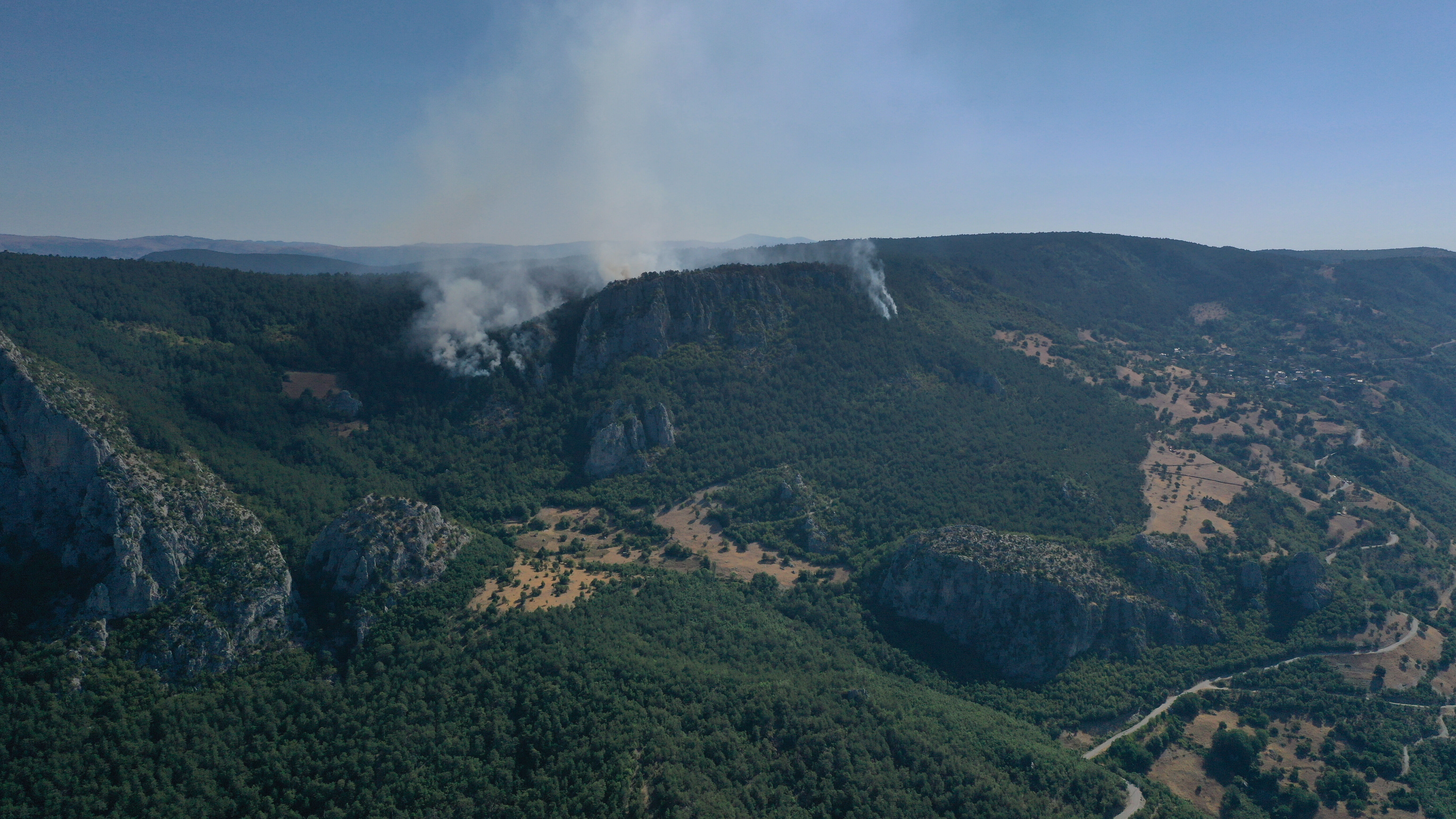 Sinop'ta orman yangını! Ekiplerin müdahalesi sürüyor - 3. Resim