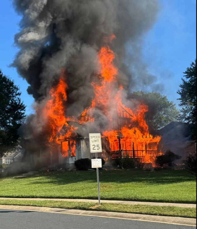 ABD'de bir evde yangın çıktı! 4'ü çocuk 6 kişi hayatını kaybetti - 1. Resim