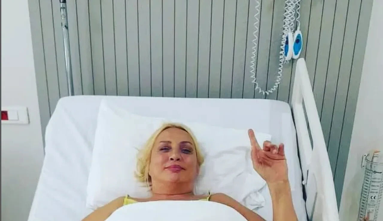 Ayla Başar neden öldü, hasta mıydı, kimdir, kaç yaşındaydı? Şarkıcı Ayla Başar hayatını kaybetti - 1. Resim