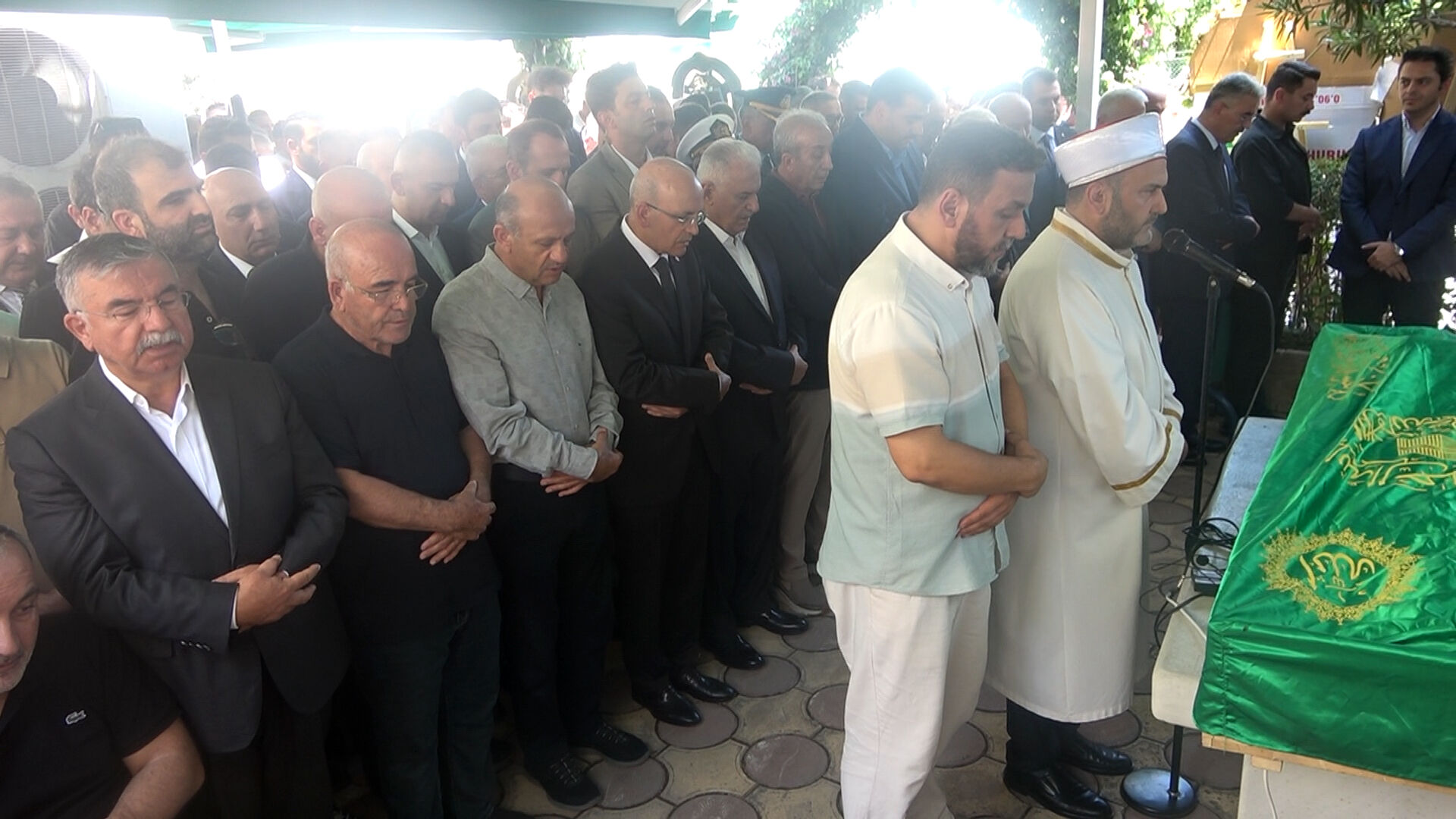 Bakan Şimşek'in ağabeyi son yolculuğuna uğurlandı - 1. Resim