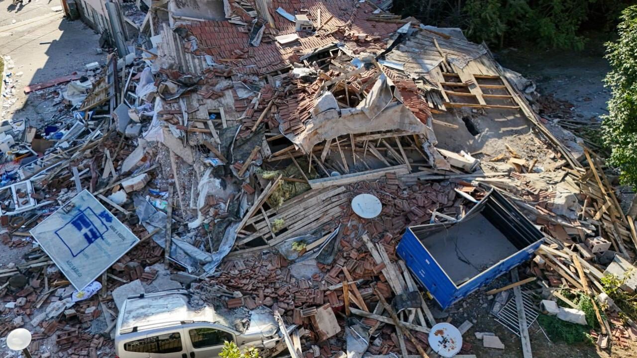 Balıkesir Sındırgı beşik gibi! 6.1 büyüklüğündeki deprem sonrası artçılar durulmuyor - 2. Resim