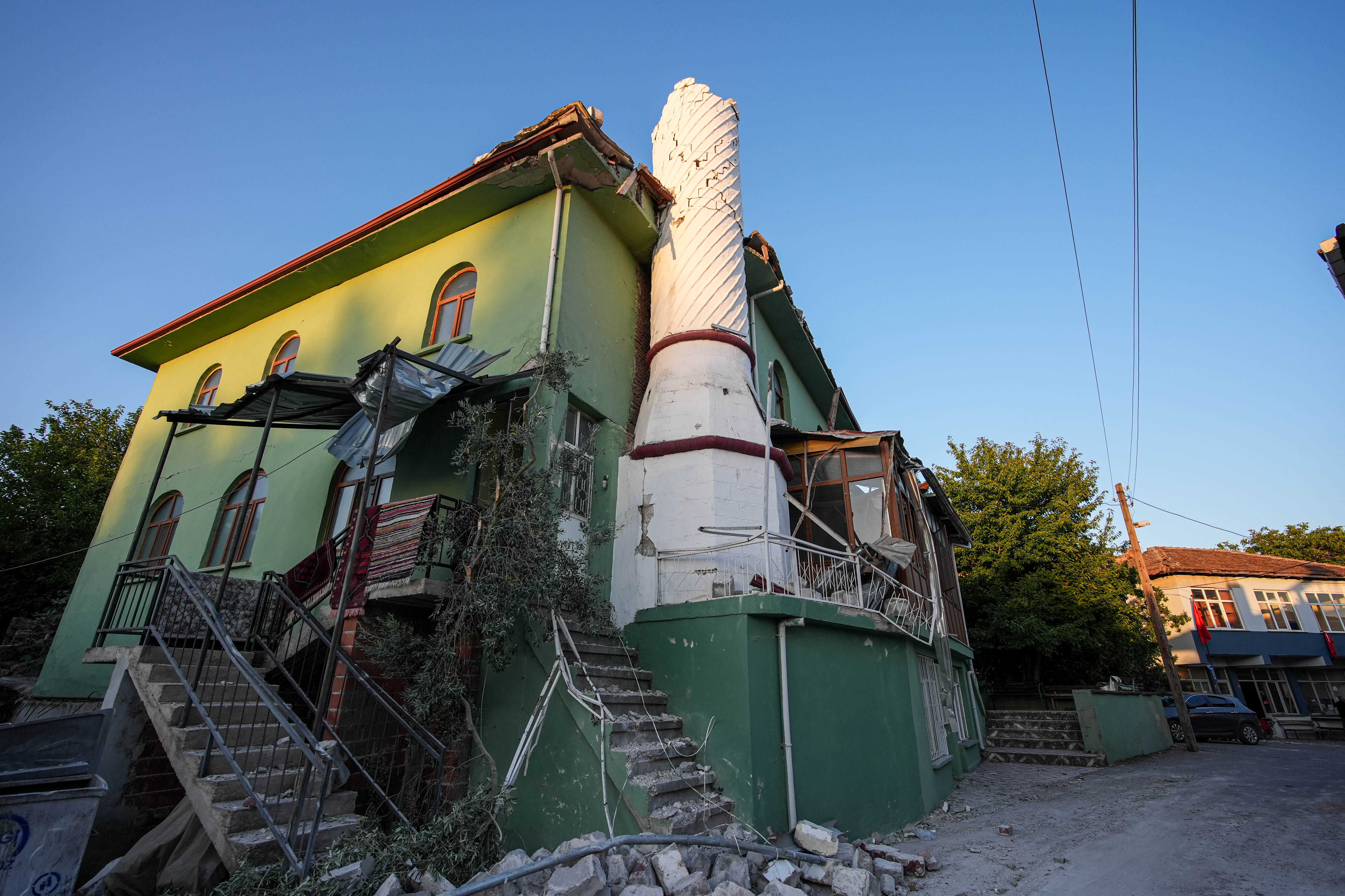 Balıkesir Sındırgı depreminin verdiği hasar gün ağarınca ortaya çıktı - 2. Resim