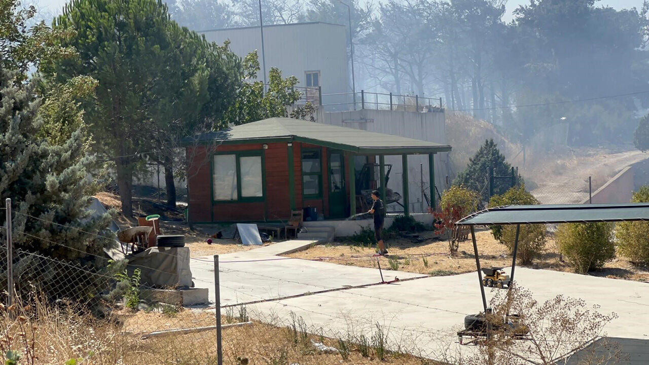 Çanakkale'de bir yangın daha! Ormana sıçradı, ekipler seferber oldu - 1. Resim