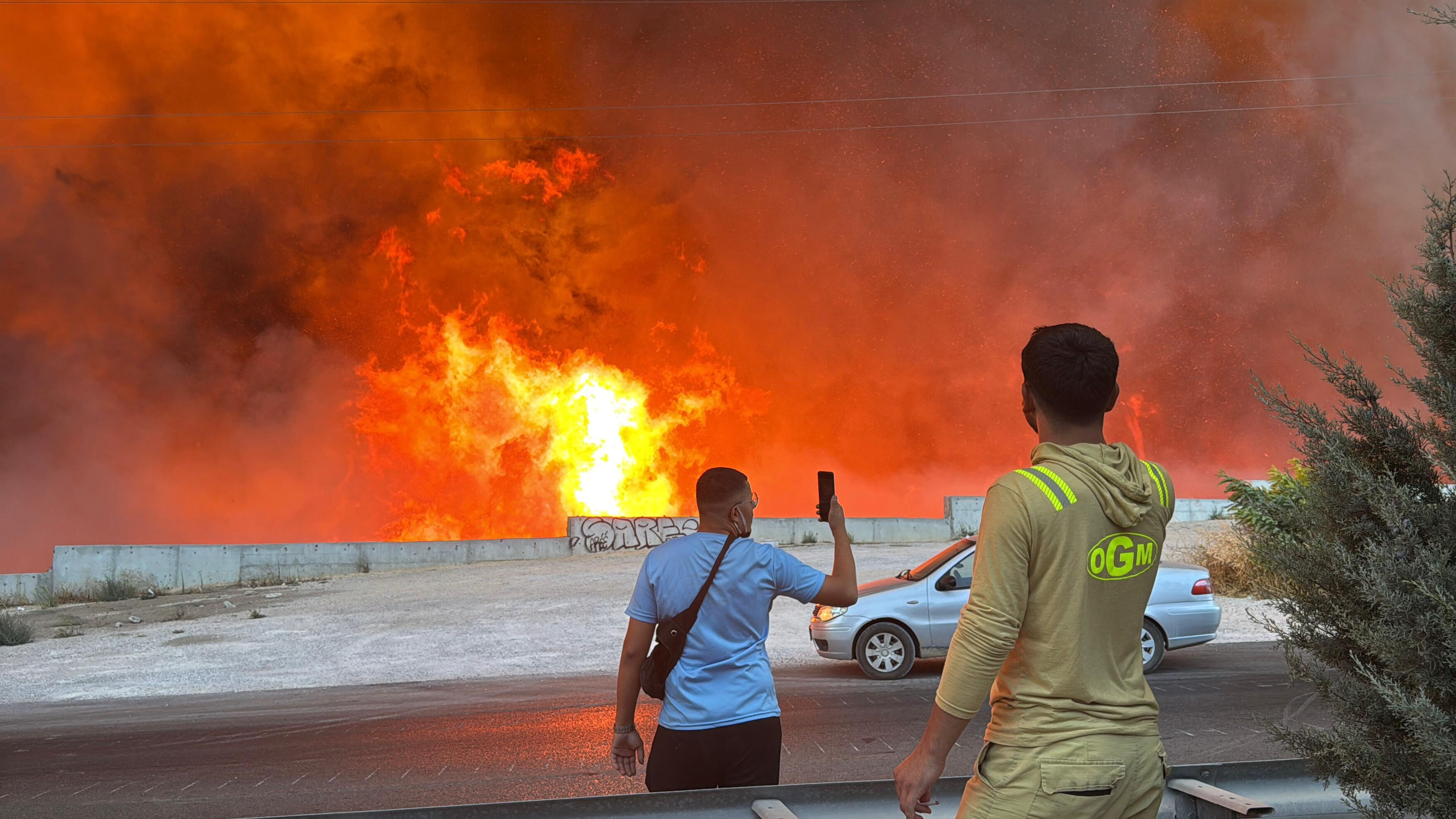 Çanakkale'de yangınında saatlerce mahsur kaldılar! Mehmetçik, alev çemberinin ortasındaki ekibi kurtardı - 3. Resim