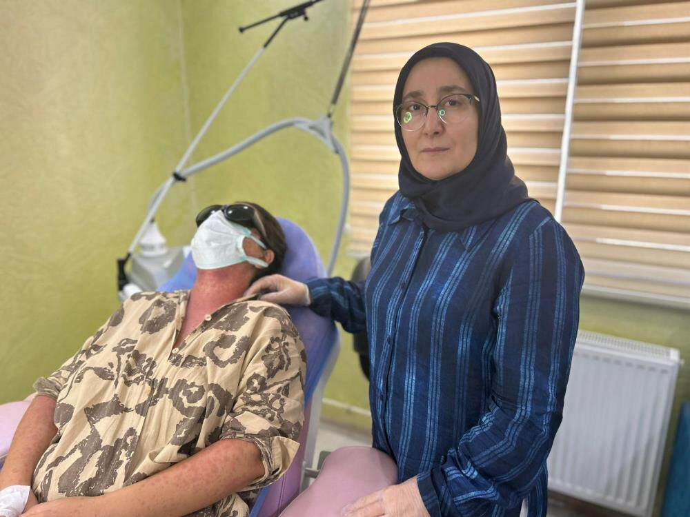 Cilt beyazlatma kremi kabusa dönüştü! 4 kişi hastanelik oldu - 2. Resim