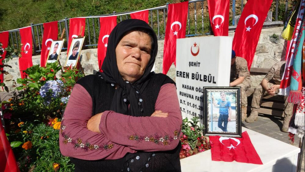 Eren Bülbül, şehadetinin 8. yılında mezarı başında anıldı! Anne Ayşe Bülbül'ün sözleri yürekleri dağladı - 2. Resim