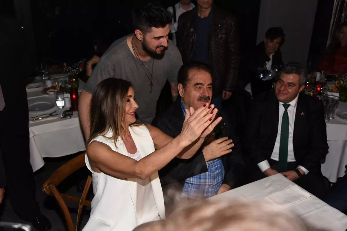 İdo Tatlıses, anne ve babasının yıllardır sakladığı sırrı açıkladı! "Gerçekten öyle mi?" - 1. Resim