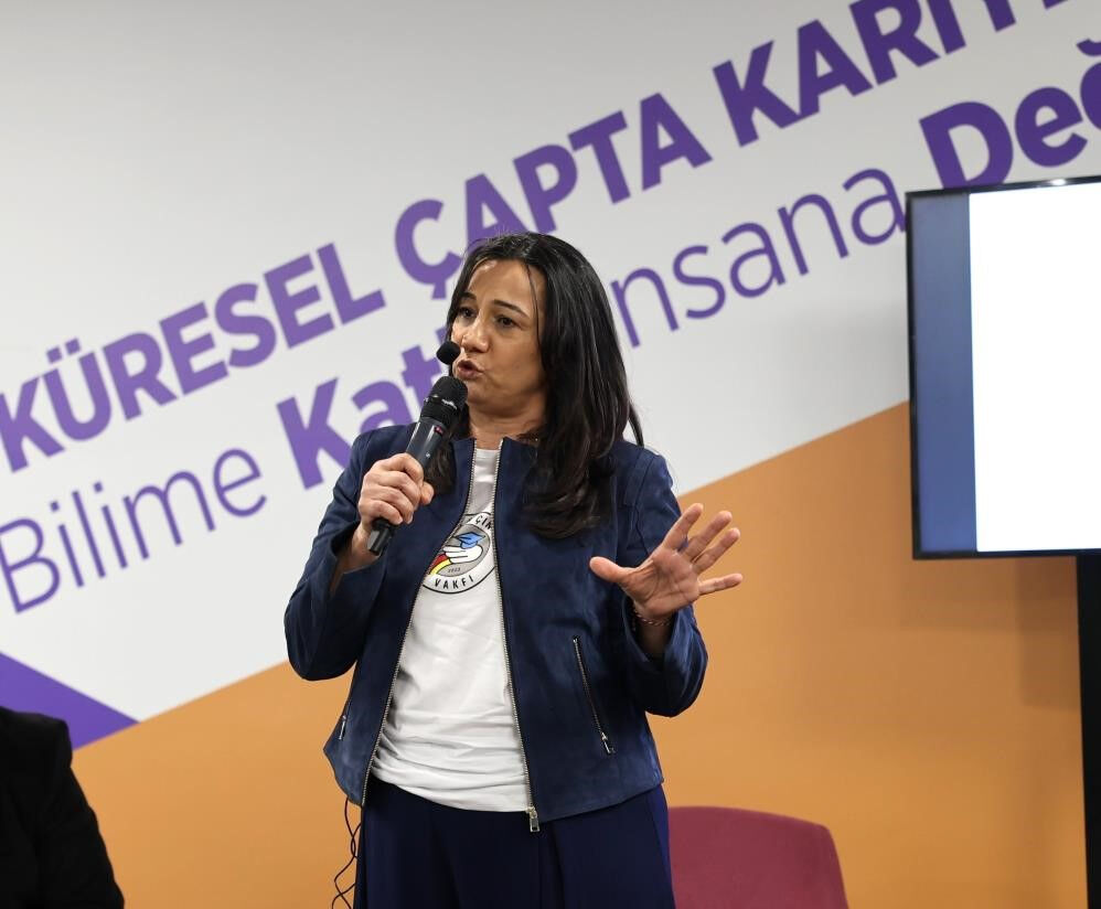 İzmir depreminin simgesi olmuştu! İkizlerinden sonra kardeşinin acı haberi ile yıkıldı, kendisi yoğun bakımda İzmir depreminin simgesi olmuştu! İkizlerinden sonra kardeşinin acı haberi ile yıkıldı, kendisi yoğun bakımda - 1. Resim