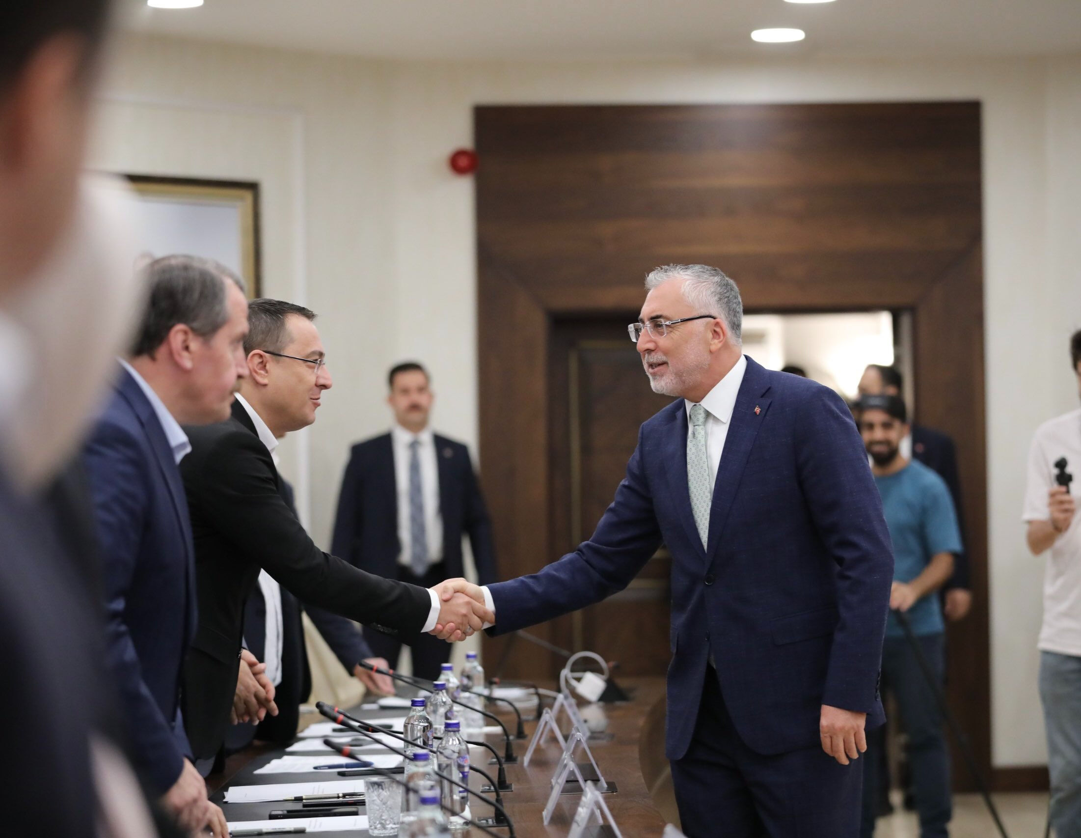 Memur ve memur emeklisinin zam pazarlığı devam ediyor - 1. Resim