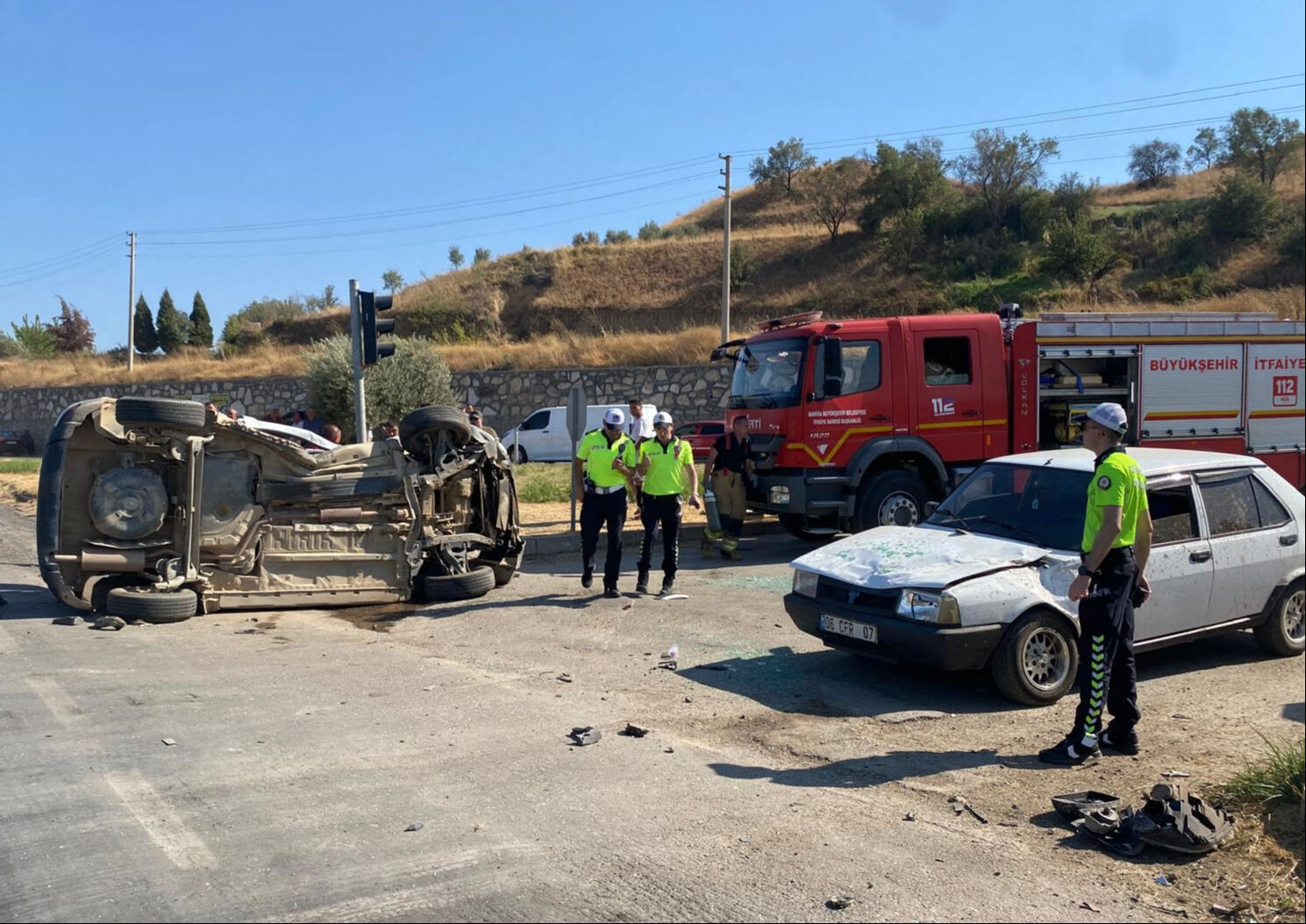 Ortalık can pazarına döndü! Manisa'daki feci ambulans kazasının görüntüleri ortaya çıktı - 1. Resim