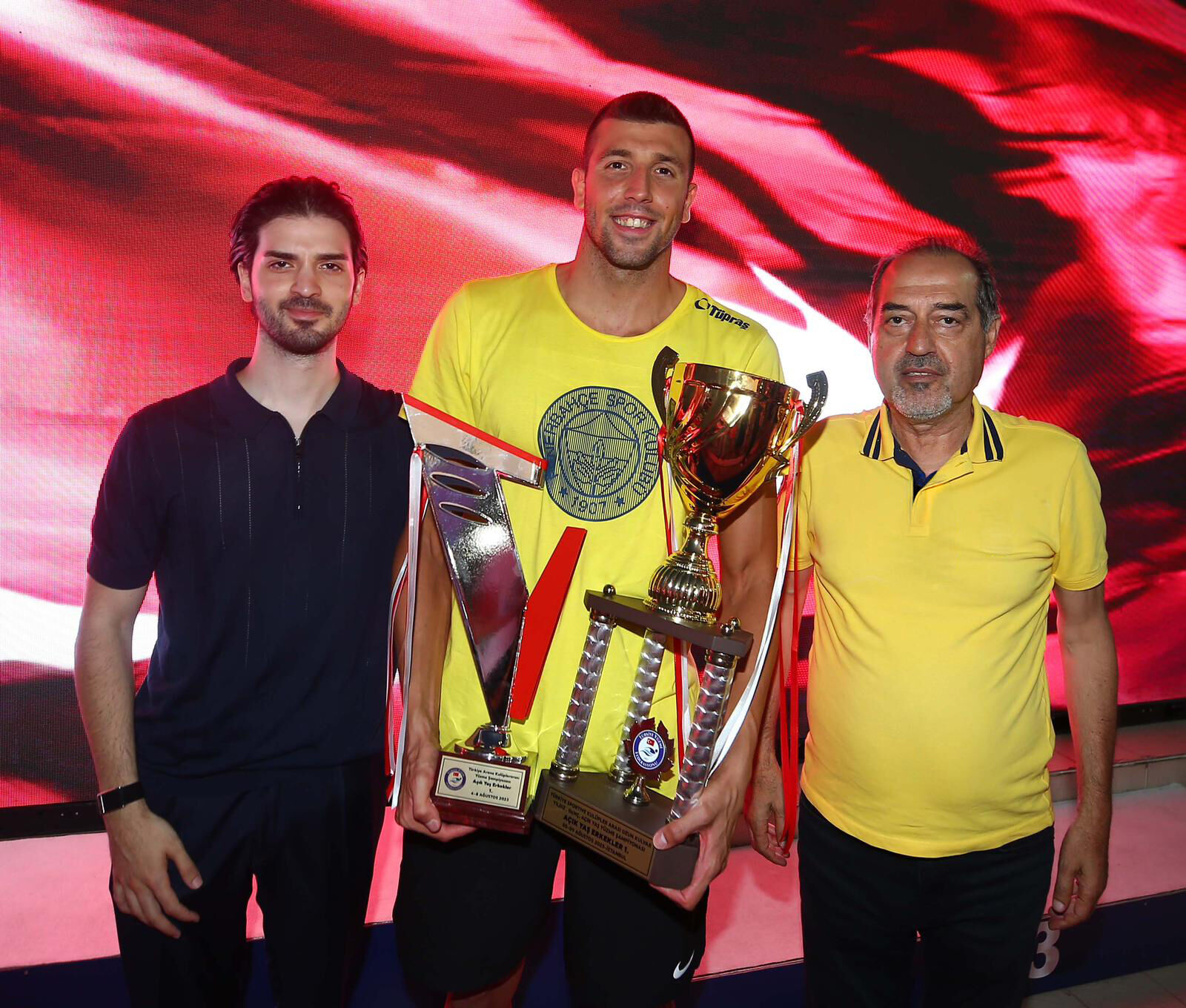 Tahkim Kurulu karar verdi! Kupa Galatasaray'dan alınıp Fenerbahçe'ye verildi - 1. Resim
