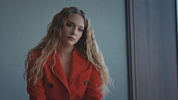 Ünlü oyuncu Hayal Köseoğlu'nun acı kaybı! Aldığı haberle yıkıldı: 