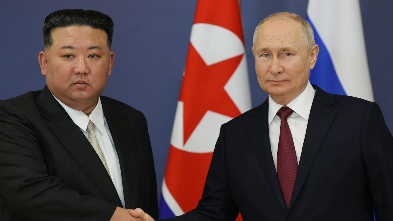 Alaska zirvesi öncesi kritik görüşme! Putin ve Kim Jong Un'dan fikir alışverişi Alaska zirvesi öncesi kritik görüşme! Putin ve Kim Jong Un'dan fikir alışverişi