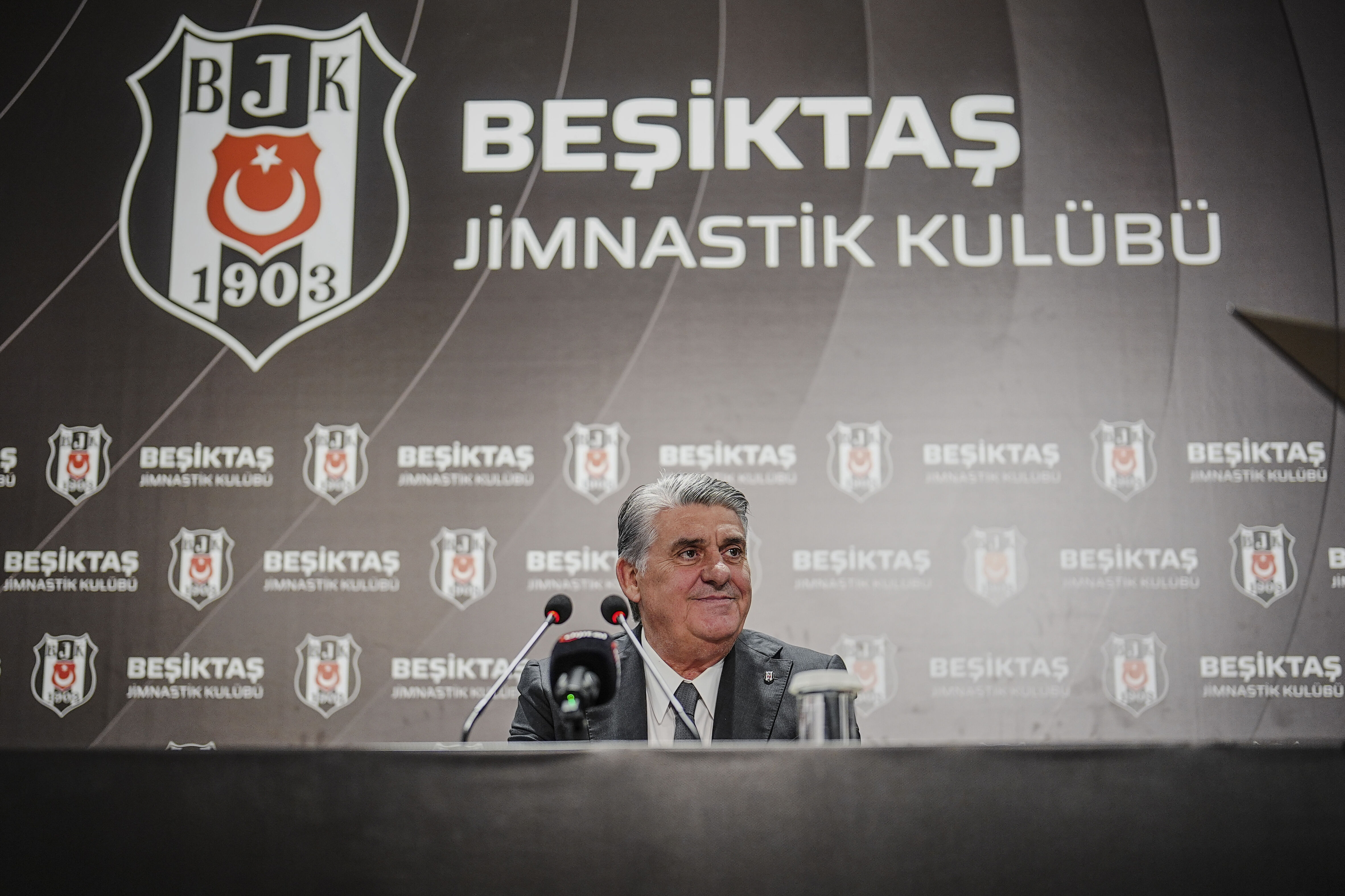Beşiktaş'ta hoca tartışmalarına 1 numaralı isim nokta koydu! Kredisi var - 2. Resim