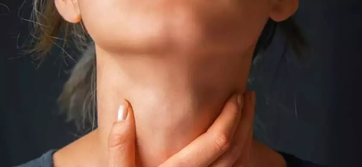 Boynunuzda şişlik varsa dikkat! O belirtiyi hafife almayın ve doktora koşun... - 3. Resim
