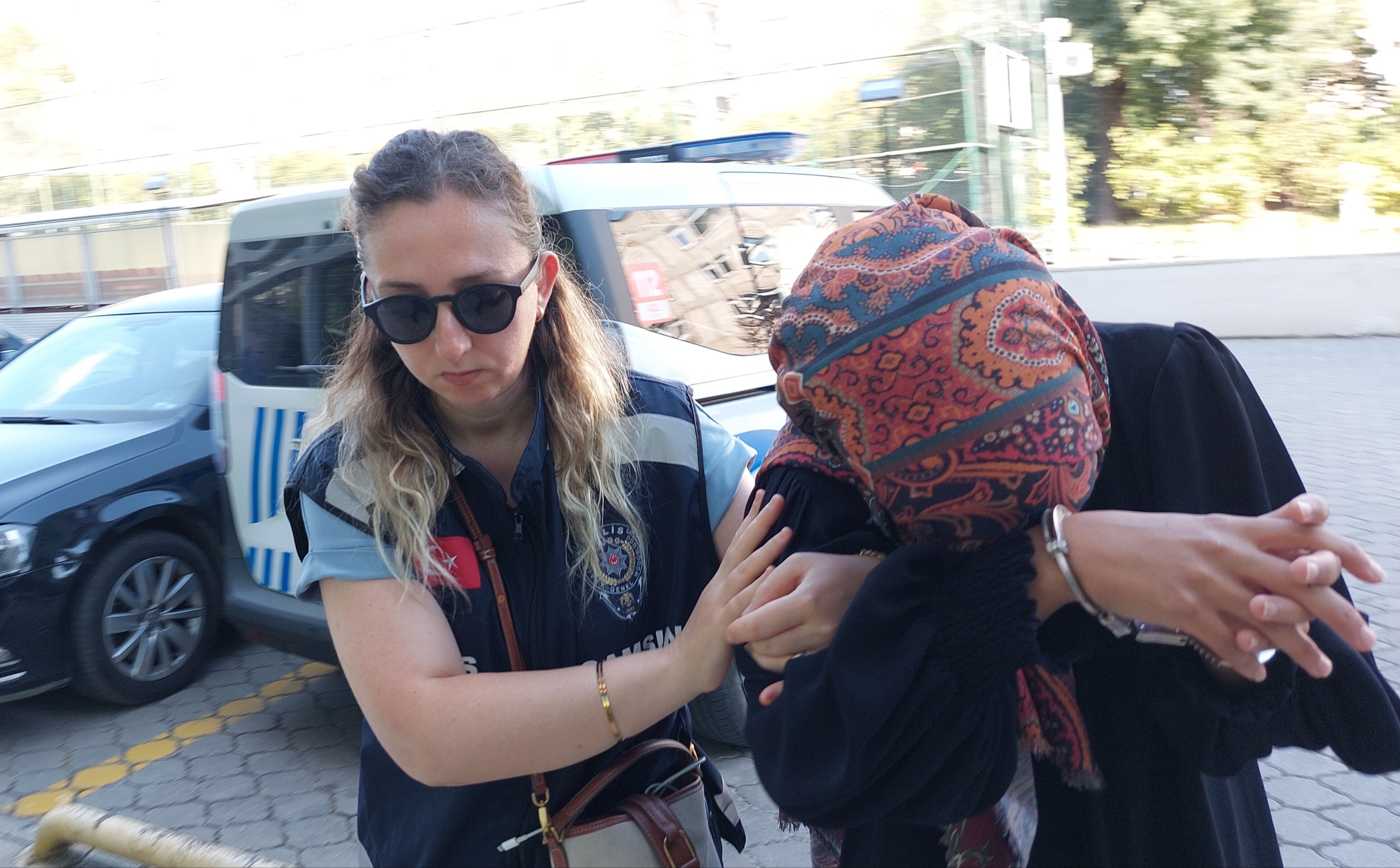 Komşusunun anahtarını kopyalayıp altınlarını çaldı! Milyonluk araç satın aldı Komşusunun anahtarını kopyalayıp altınlarını çaldı! Milyonluk araç satın aldı - 1. Resim