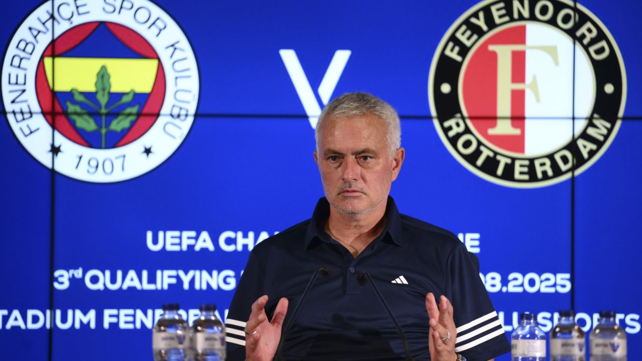 Mourinho&#039;dan transfer açıklaması: Benim için sürpriz olur!