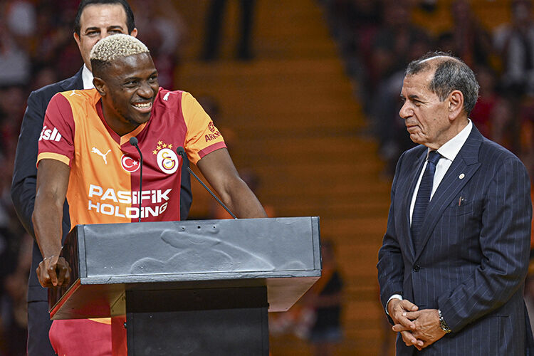 Okan Buruk'un kararı bekleniyordu: Osimhen'in sahaya çıkacağı maç belli oldu - 3. Resim