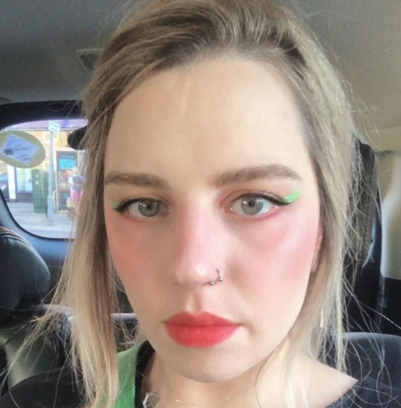 Sosyal medya Evre Başak Clarke olayını konuşuyor: Evre Başak Clarke kimdir? - 5. Resim