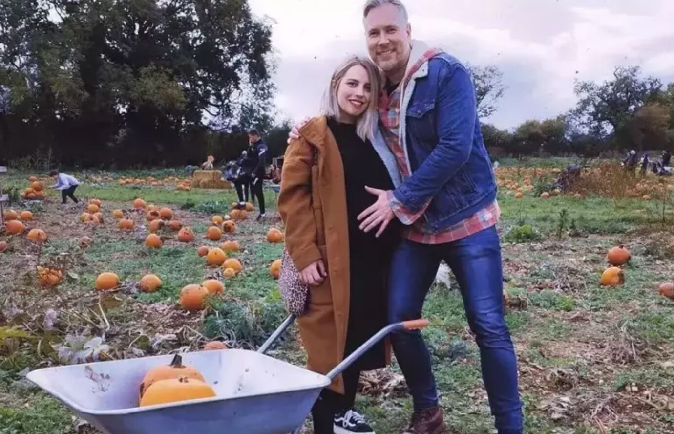 Sosyal medya Evre Başak Clarke olayını konuşuyor: Evre Başak Clarke kimdir? - 1. Resim