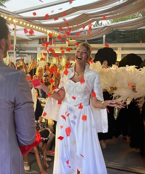 Survivor Berkan Karabulut evleniyor! İşte kına gecesinden kareler... Survivor Berkan Karabulut evleniyor! İşte kına gecesinden kareler... - 3. Resim