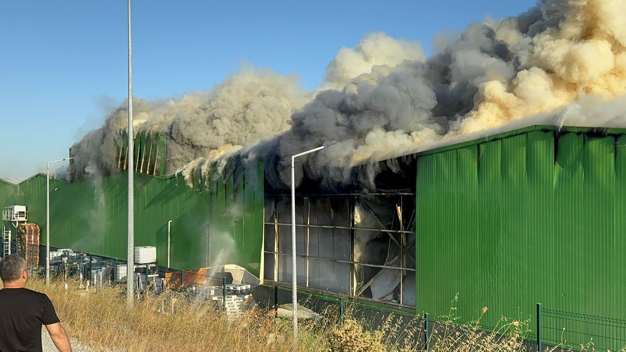 Teksüt fabrikasında yangın 2 can almıştı! O görüntüler ortaya çıktı - 1. Resim