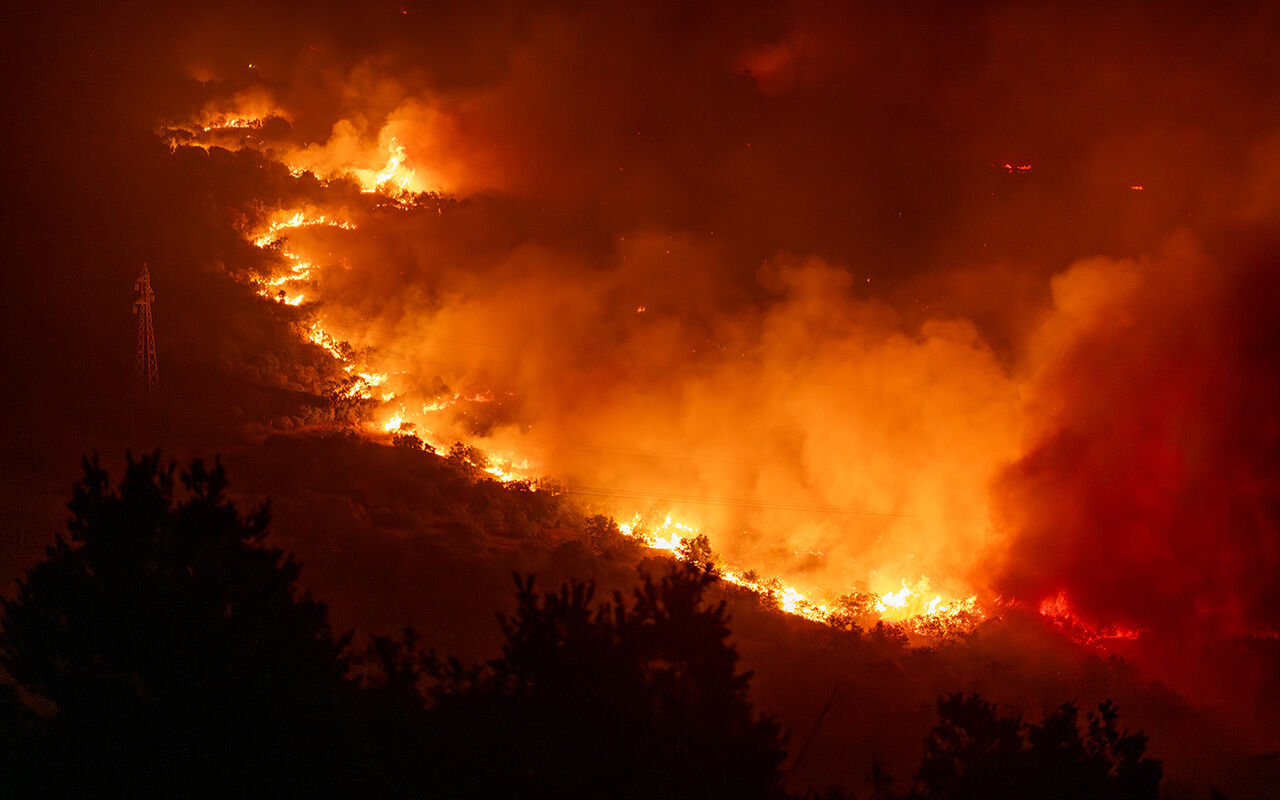Ülke felaketi yaşıyor! Karadağ, orman yangınları nedeniyle yardım bekliyor - 2. Resim