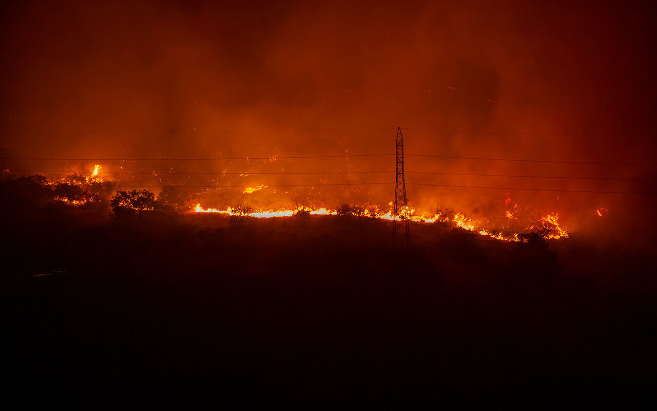 Ülke felaketi yaşıyor! Karadağ, orman yangınları nedeniyle yardım bekliyor - 3. Resim