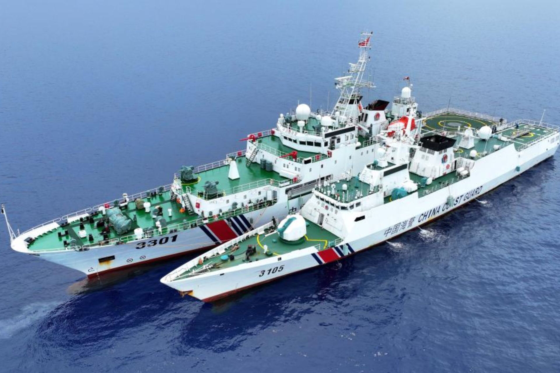 6 yıl sonra ilk kez! Çin, ABD gemisini kovaladı: Korku dolu anlar kaydedildi - 1. Resim