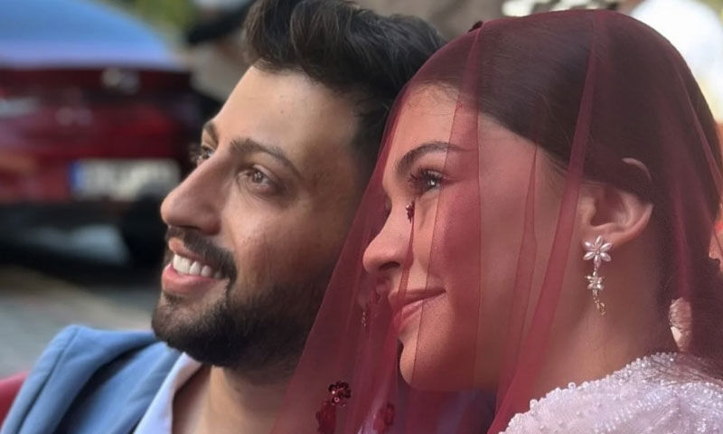 Burak Bulut ve Eda sakız evlendi! Cam kutuda altın şov gündem oldu - 1. Resim