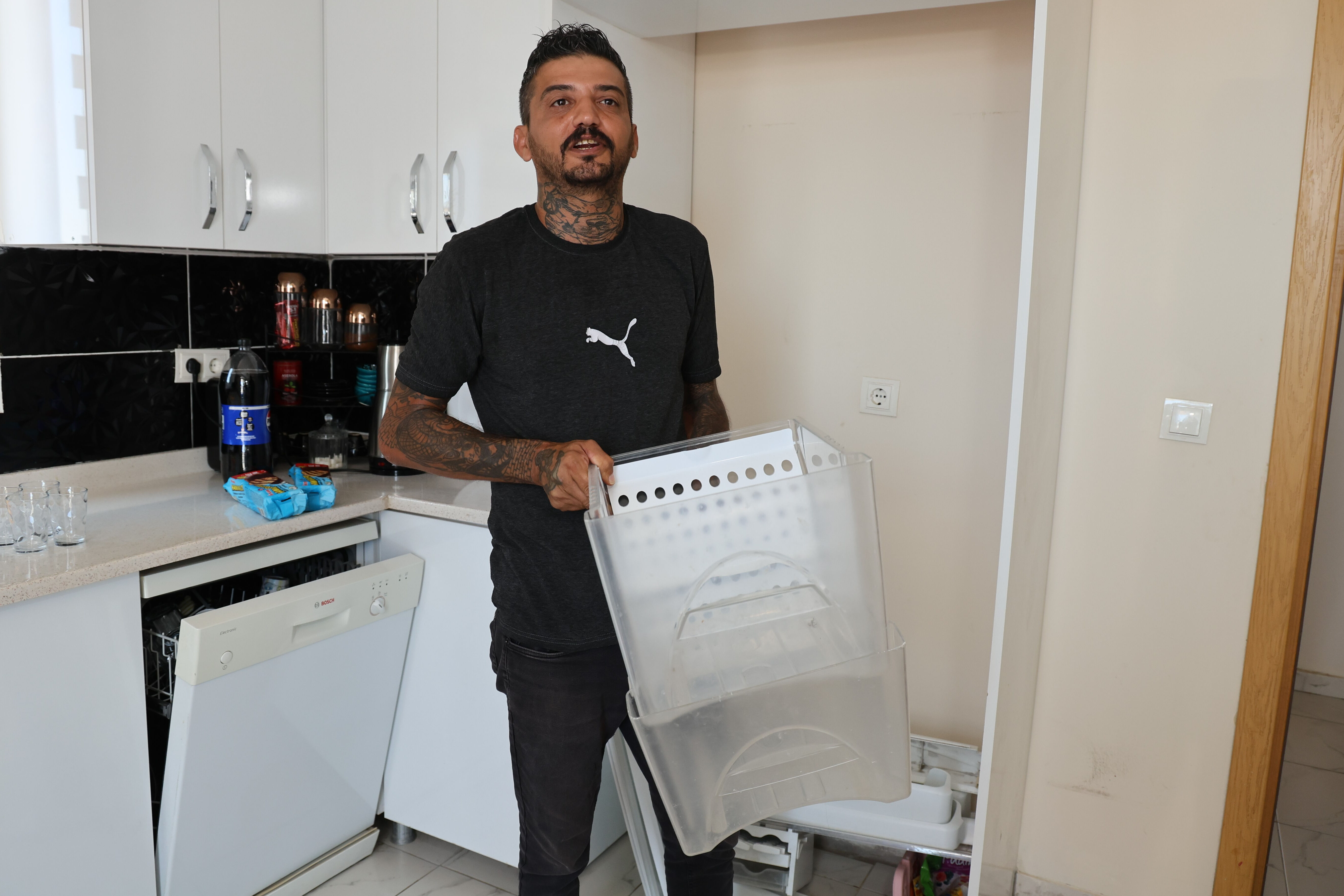 Buzdolabını servise g&ouml;nderdi, soğuk suya hasret kaldı! Başına gelenler sonrası soluğu karakolda aldı - 2. Resim