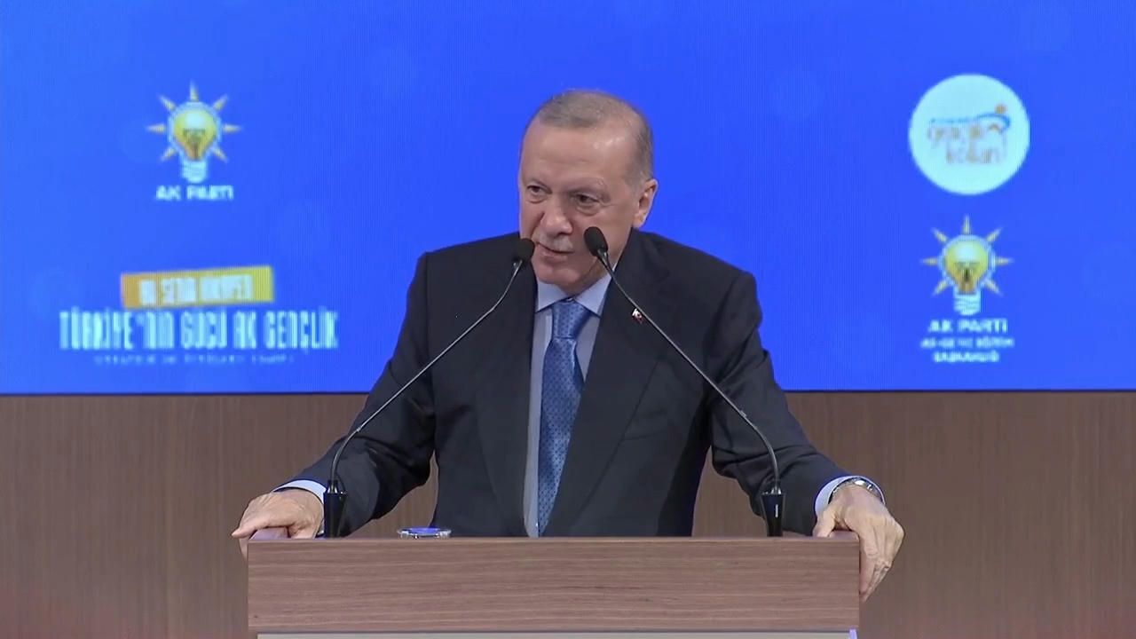 Cumhurbaşkanı Erdoğan'dan önemli açıklamalar: Partimize yarın katılımlar olacak - Gündem
