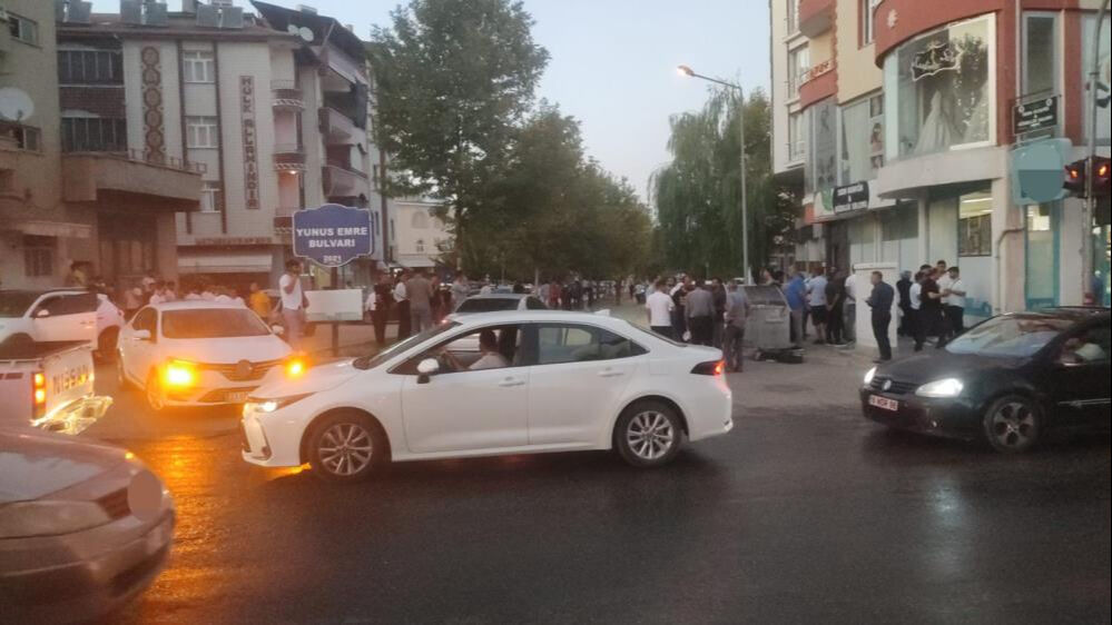 Elazığ'da silahlı bıçaklı kavgada can pazarı: Çok sayıda yaralı var - 1. Resim
