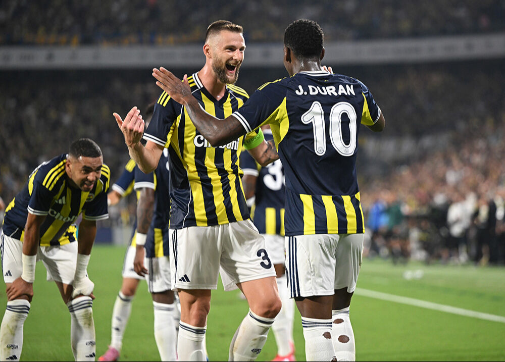 Fenerbahçe'de Jhon Duran sakatlandı! Maçı yarıda bırakan yıldızın sağlık durumu belli oldu - 2. Resim