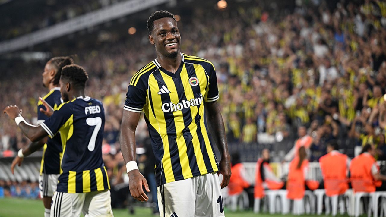 Fenerbahçe'de Jhon Duran sakatlandı mı? Maçı yarıda bırakan yıldızın sağlık durumu belli oldu Fenerbahçe'de Jhon Duran sakatlandı mı? Maçı yarıda bırakan yıldızın sağlık durumu belli oldu