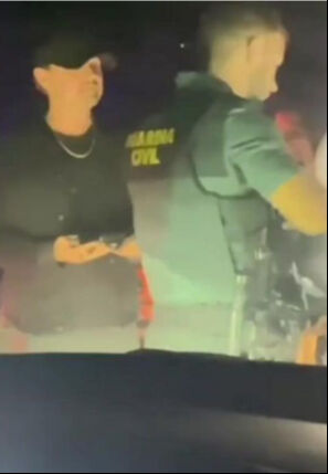 Leonardo DiCaprio hayatının şokunu yaşadı! Kendisini tanımayan polisler arabasını durdurup üstünü aradı - 1. Resim