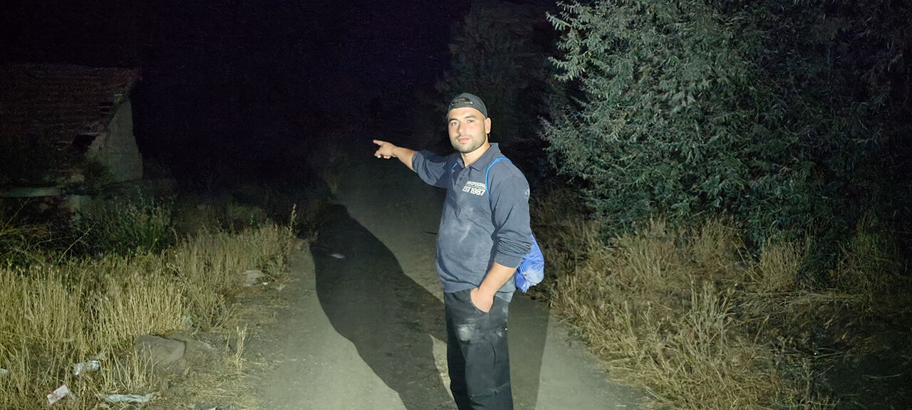 Maceraperest genç 'cinli köy'de sabahladı! Besmeleler çekerek girdiği terk edilmiş evleri kaydetti - 2. Resim