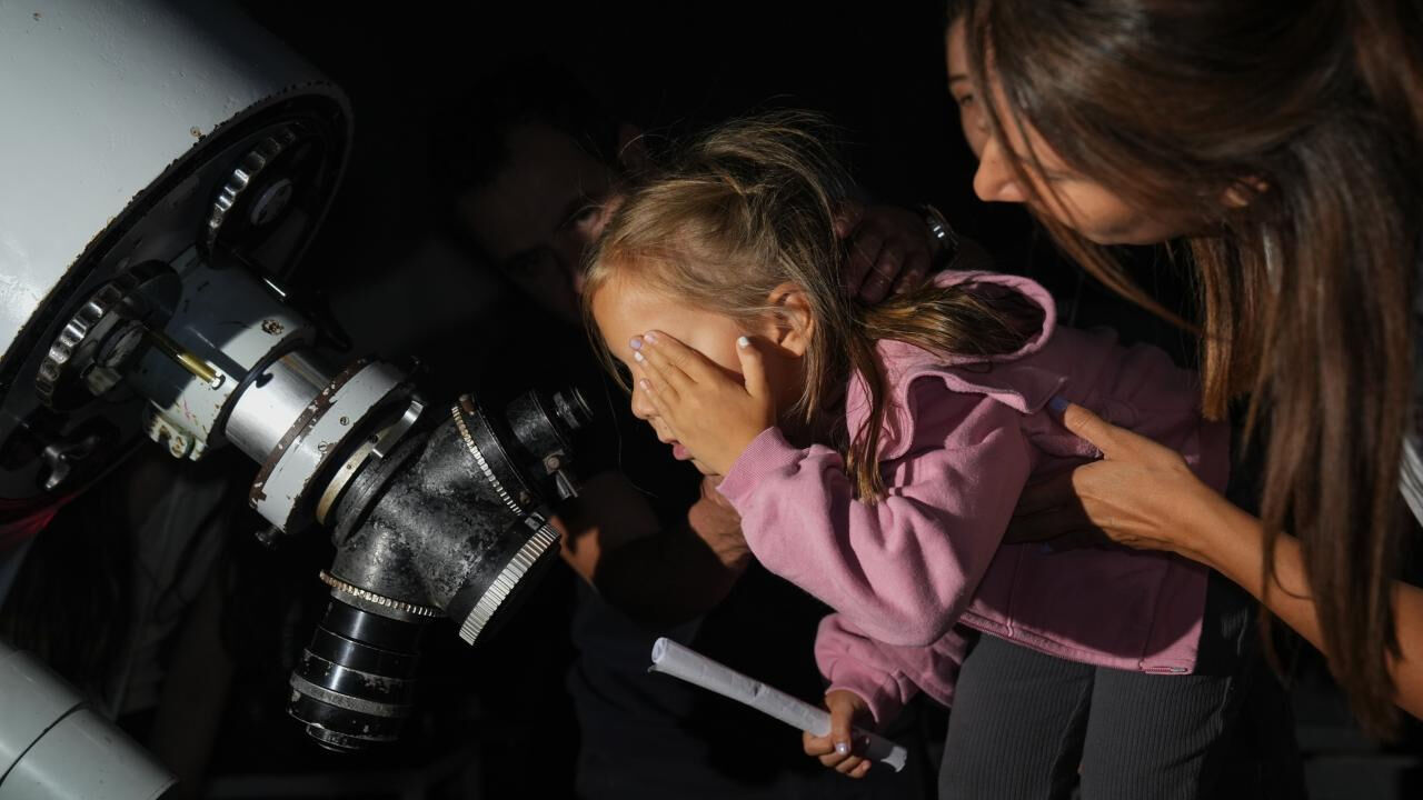 Meteor yağmuru Türkiye'de geceyi aydınlattı! Vatandaşlar gökyüzüne kilitlendi - 1. Resim