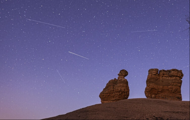 Meteor yağmuru Türkiye'de geceyi aydınlattı! Vatandaşlar gökyüzüne kilitlendi - 3. Resim
