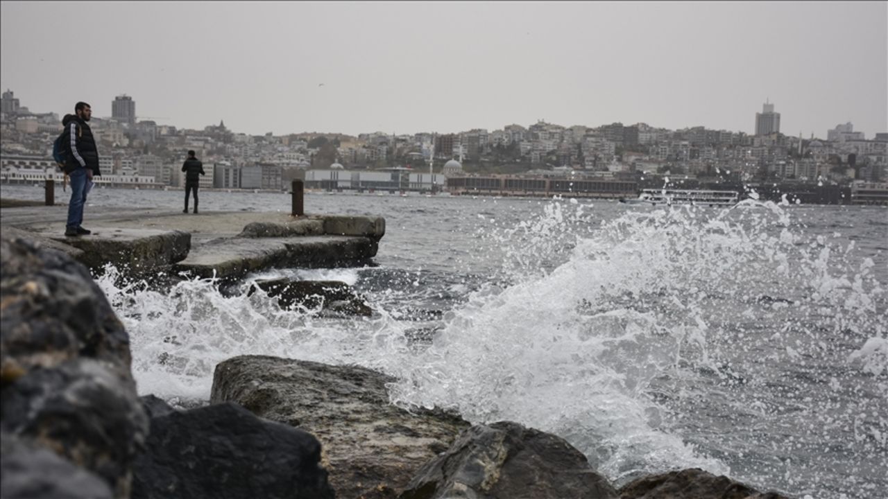 Meteoroloji'den fırtına uyarısı! İstanbul ve 10 ilde 4 gün sürecek Meteoroloji'den fırtına uyarısı! İstanbul ve 10 ilde 4 gün sürecek