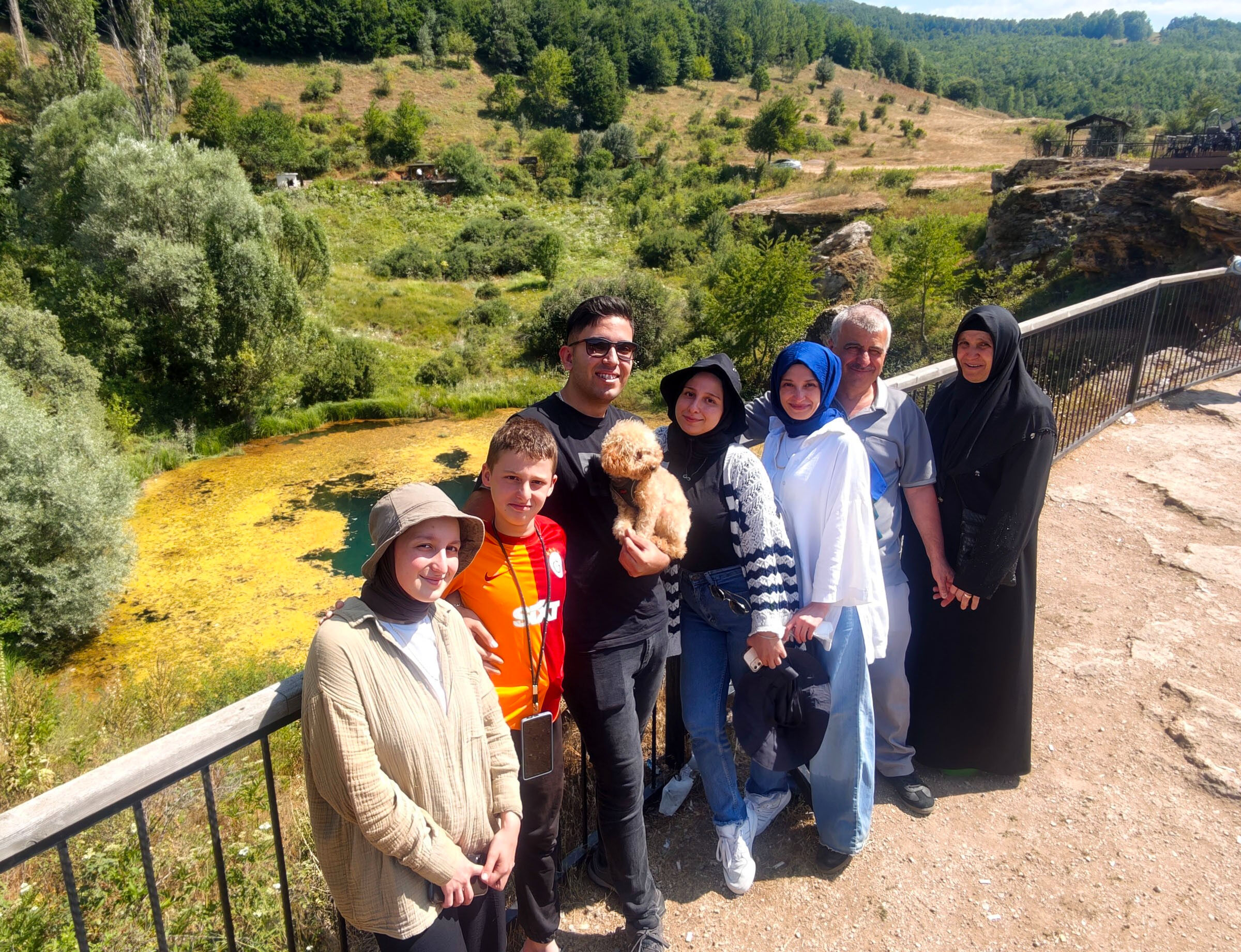 Timsah gözünü andıran Dipsizgöl'e ziyaretçi akını - 1. Resim