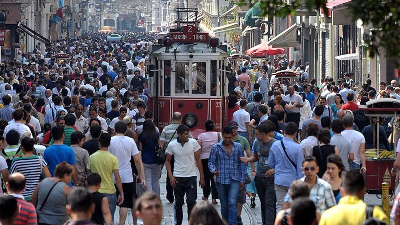 TÜİK bu veriyi ilk defa açıkladı! İşte Türkiye'nin nüfusu - Gündem