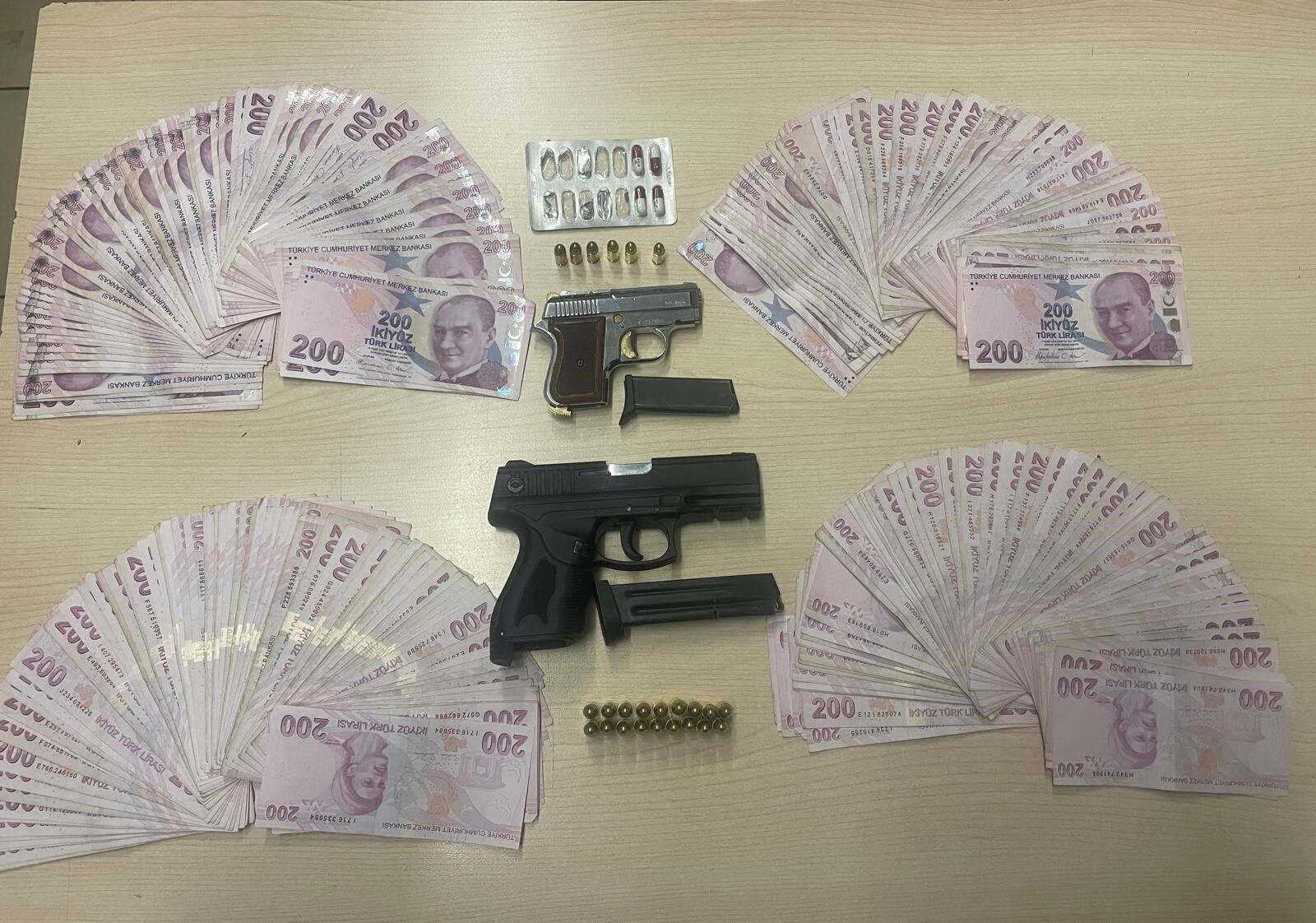 Vicdansızlığın bu kadarı pes dedirtti! Polis kılığına girdiler, çocuğun ameliyat parasını aldılar - 2. Resim