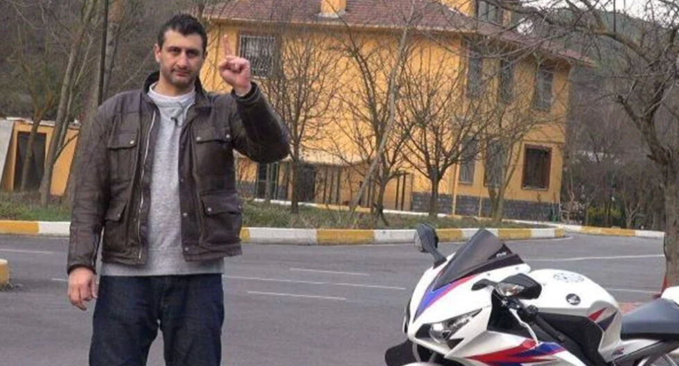 Altın elbiseli adam nasıl öldü? Barkın Bayoğlu'nun ölüm nedeni yeniden gündeme geldi - 3. Resim