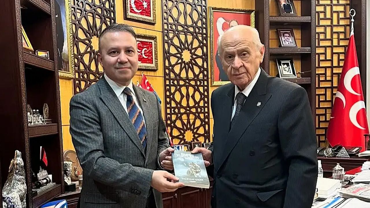 Bahçeli'nin başdanışmanından dikkat çeken açıklama: Kimsenin kimseye söyleyecek tek bir sözü kalmaz Bahçeli'nin başdanışmanından dikkat çeken açıklama: Kimsenin kimseye söyleyecek tek bir sözü kalmaz